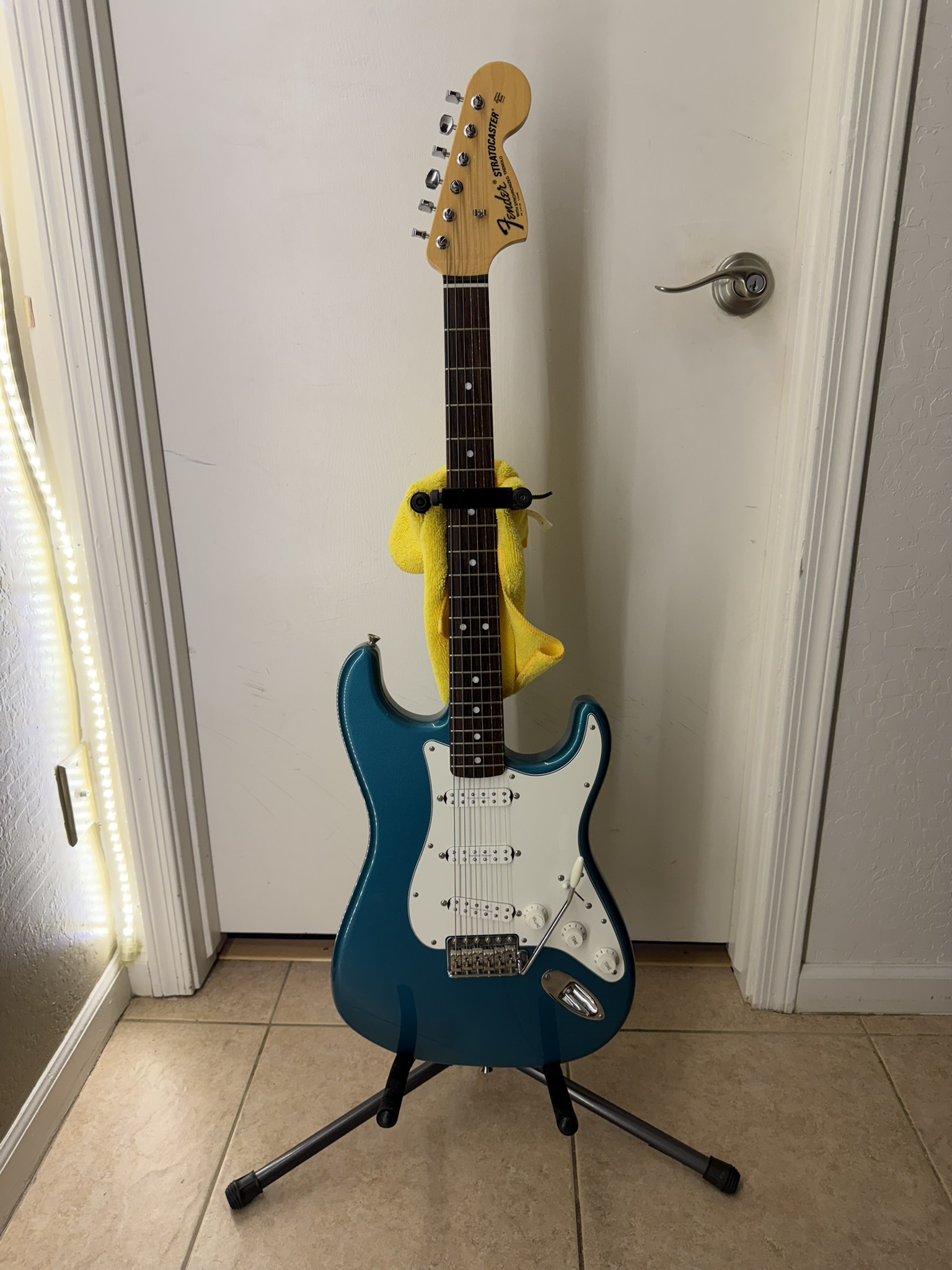 2024 Fender Traditional II Late ‘60s Stratocaster Ocean Turquoise, Near Mint with Seymour Duncan Humbuckers, Japan MIJ